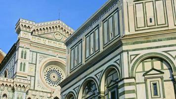 Acercamiento de la basílica de Santa María del Fiore en Florencia video