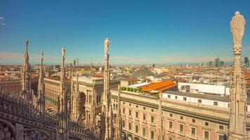 Italië dag Milaan Duomo kathedraal op het dak galerie Vittorio Emanuele panorama 4 k time-lapse