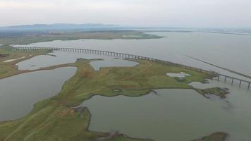rialway die pasak-reservoir in lopburi thailand kruist video