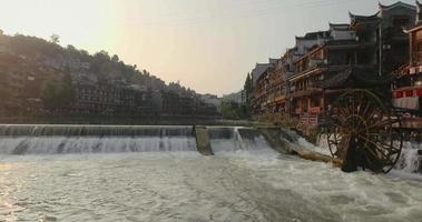 fenghuang forntida stad vid solnedgången video