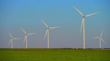 Wind energy plant-Wind turbines