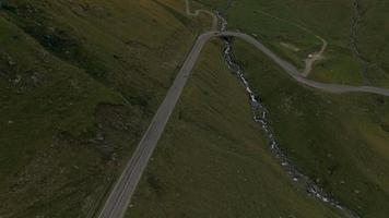 Flygfoto för 4k av den transfagarasan vägen video