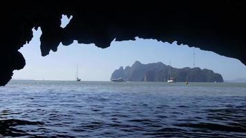 Thailand berömd kajakbåt sommardag turistutflykt panorama 4k video
