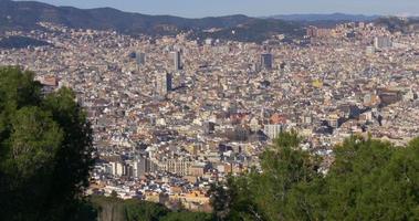 vista panorámica de día soleado de la ciudad de barcelona 4k españa video