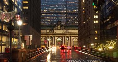 Time lapse shot of traffic going in front of Grand Central Terminal station in Manhattan, New York, USA