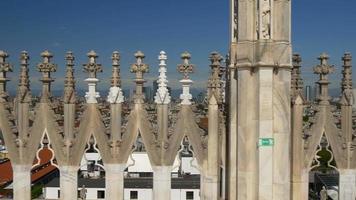 Italien dagtid Duomo-katedralen på taket utsiktspunkt promenader panorama 4k