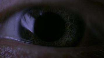 oog close-up 's nachts