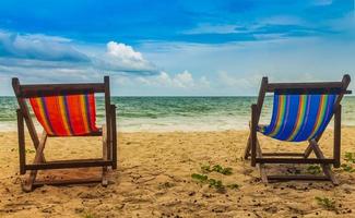 dos sillas de playa foto