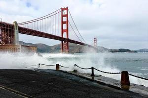 Puente de puerta de oro foto