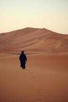 Tuareg in der Sahara photo