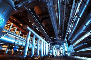 zona industrial, tuberías de acero en tonos azules foto