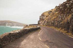 carretera de montaña irlandesa foto