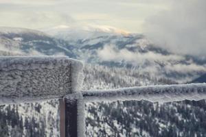 barandilla de balcón congelada foto