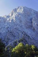 rocoso cosido en las montañas blancas foto