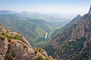 montaña cerca de montserrat. cataluña, españa foto
