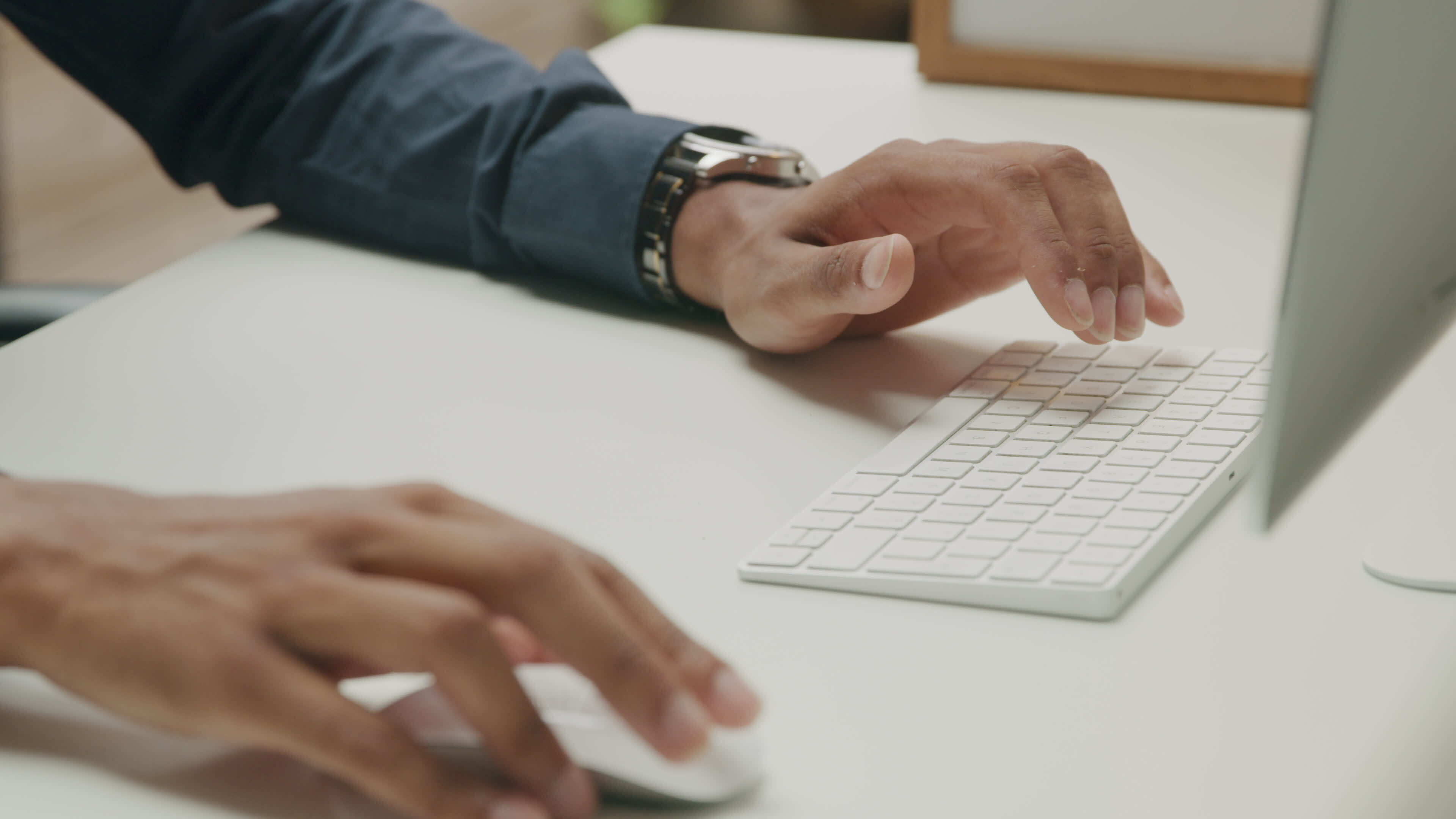 Using Mouse Stock Video Footage for Free Download