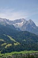 Blick zur Zugspitze und Alpspitze photo