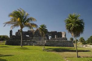 ruinas del templo maya en tulum foto