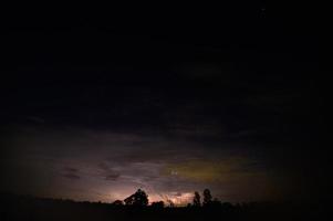 vista del rayo en el cielo foto