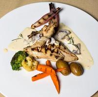 Grilled chicken with vegetables photo