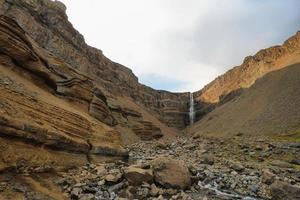 cascada hengifoss en islandia foto