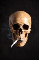 skull smoking the cigarette