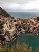 Cinque Terre: ciudad de Vernazza en Italia