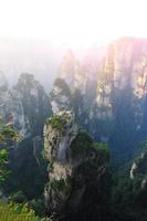 paisaje de montaña del parque nacional de zhangjiajie, china foto