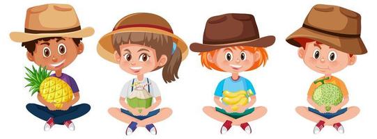 Conjunto de diferentes niños sosteniendo frutas aislado sobre fondo blanco. vector