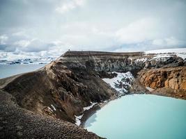 lago del cráter en islandia foto