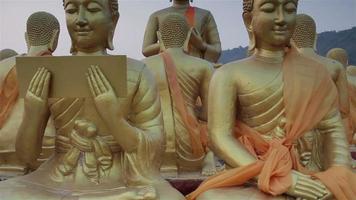 parque del dhamma del buda importancia conmemorativa del budismo en tailandia. video