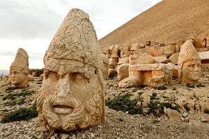 Sculptures of the Commagene Kingdom, Nemrut Mountain photo