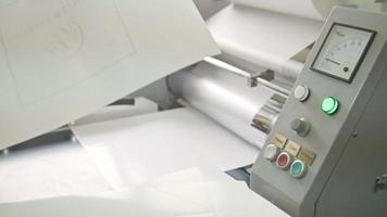 máquina de impresión de trabajo, industria del polígrafo video