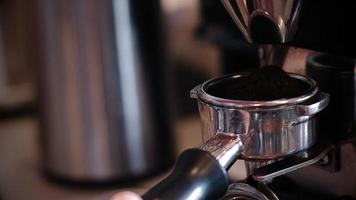 steg för steg förberedelse med ljud av en espresso