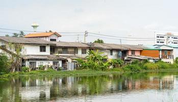 comunidad frente al mar en tailandia foto