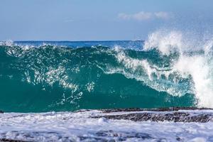 olas oceánicas azules foto