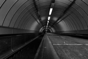 túnel peatonal foto