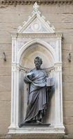 estatua de st. matteo, el escultor ghiberti. foto