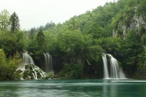 Die Plitvicer Seen und Wasserfälle in Kroatien photo