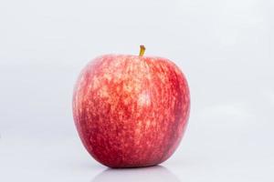 manzana sobre fondo blanco foto