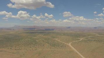 images aériennes du grand canyon à distance 4k video
