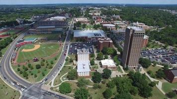 images de drone du campus universitaire video