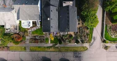images de drone sur un grand quartier video