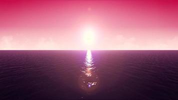 Boucle d'horizon de lever de soleil de l'océan 4k video