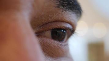 close-up van het oog van de mens video