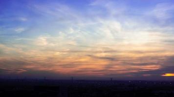 time-lapse zonsopgang bewolkte blauwe en gele hemel video