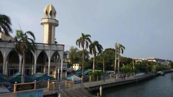  An Ia Ti Som Mosque in Bangkok, Thailand video