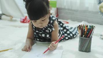 klein meisje tekenen