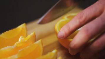 cortando una naranja video
