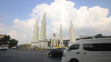 monumento da democracia em bangkok, tailândia video